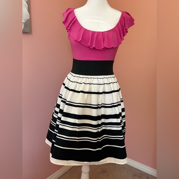 VTN Y2K Candie's Fit & Flare colorblock hot pink & black cinched waistband Sz 1 - Picture 1 of 9